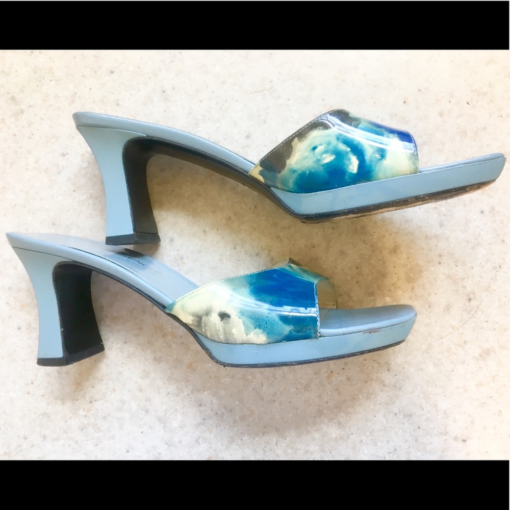 Gorgeous Via Spiga floral patent leather heels!